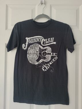 Black Johnny Cash Graphic Tee. Women's Size Small